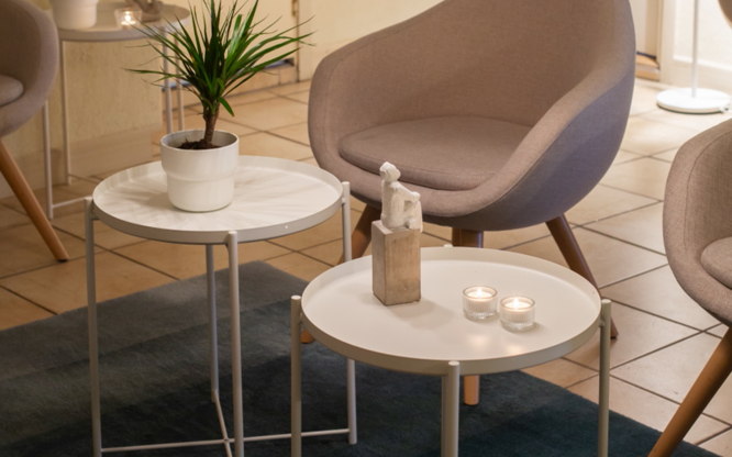 Yigitlar bir-birlarini qirqishadi