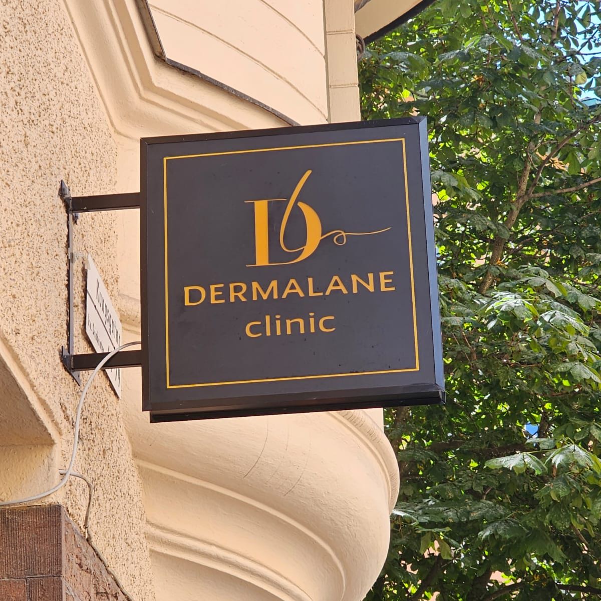 Dermalane Clinic Stockholm (Specialistläkare), Stockholm - B